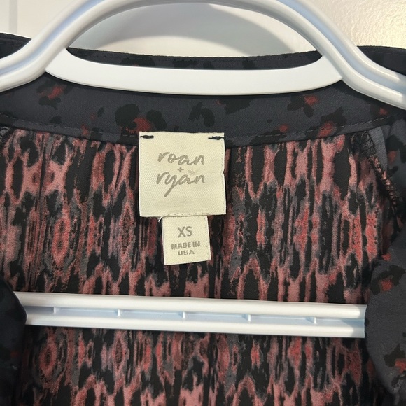 Roan + Ryan Animal Print Blouse - Picture 2 of 6